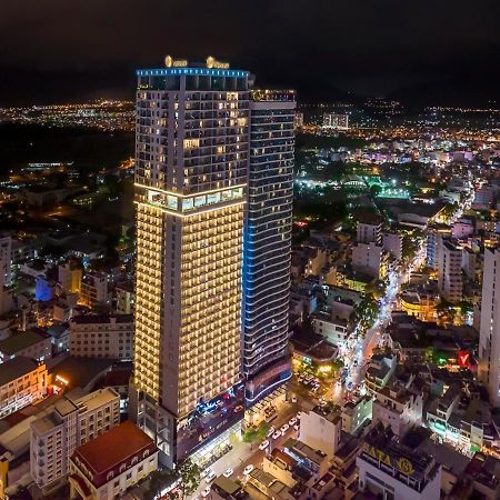 Virgo Hotel Να Τρανγκ Εξωτερικό φωτογραφία Aerial view of the hotel at night