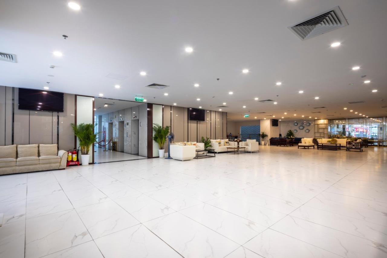 Virgo Hotel Να Τρανγκ Εξωτερικό φωτογραφία The lobby of the airport