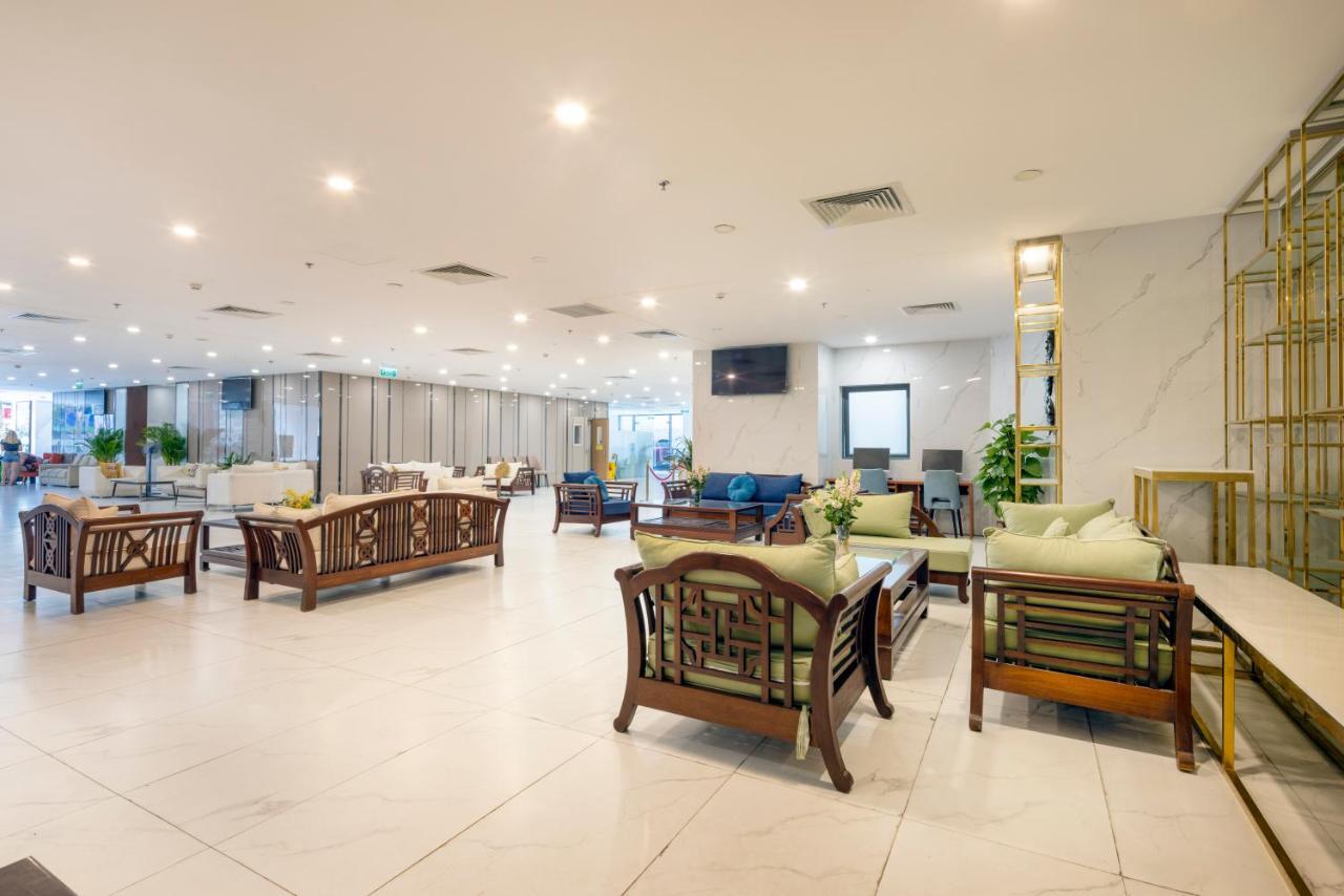 Virgo Hotel Να Τρανγκ Εξωτερικό φωτογραφία The lounge at Tan Son Nhat International Airport